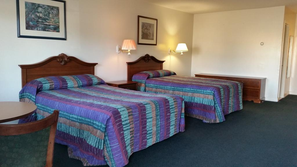 Budget Motor Inn- Stony Point الغرفة الصورة